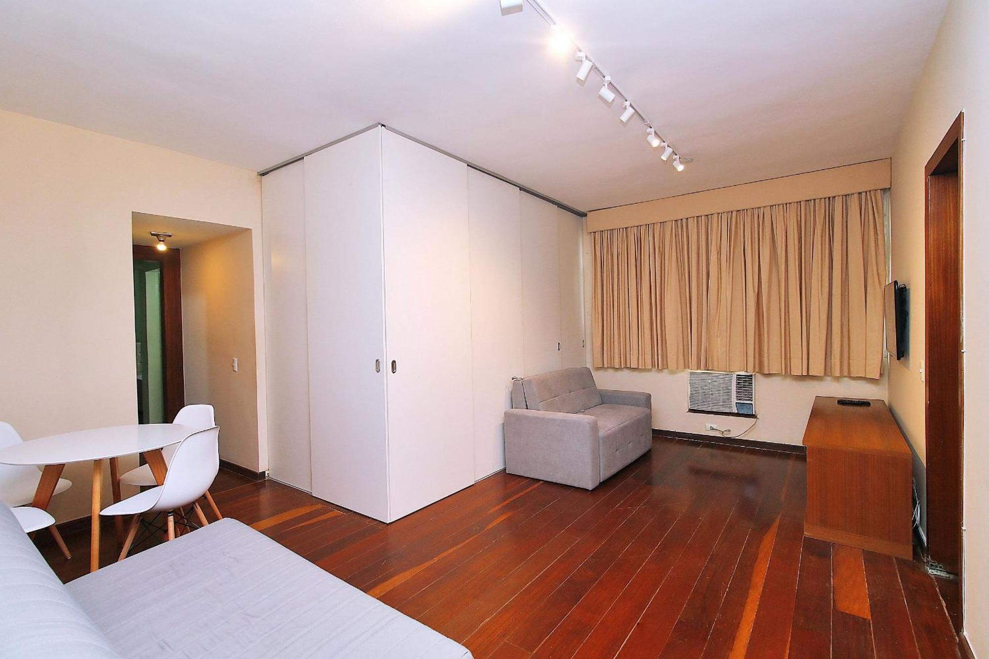 Silencioso 6 Pessoas, 2 Quadras Da Praia, Proximo A Bares, Restaurantes E Metro Apartamento Río de Janeiro